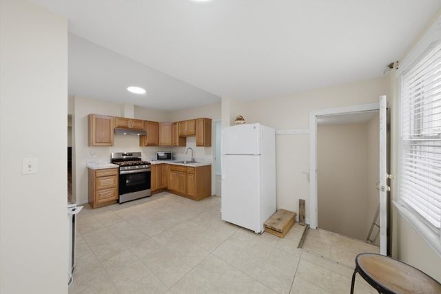 2433 W 46th Place, Chicago, IL 60632