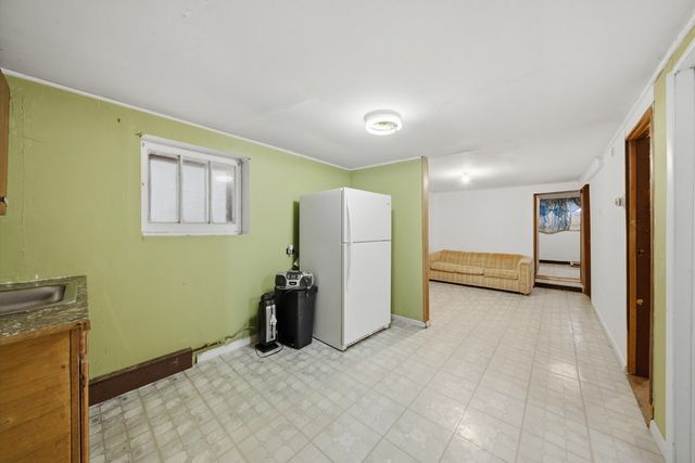 2433 W 46th Place, Chicago, IL 60632