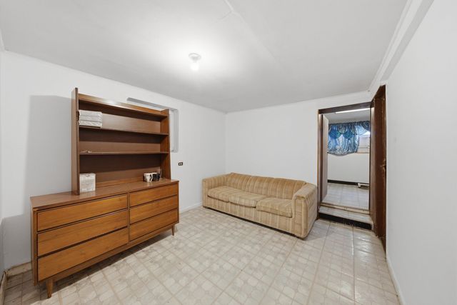 2433 W 46th Place, Chicago, IL 60632