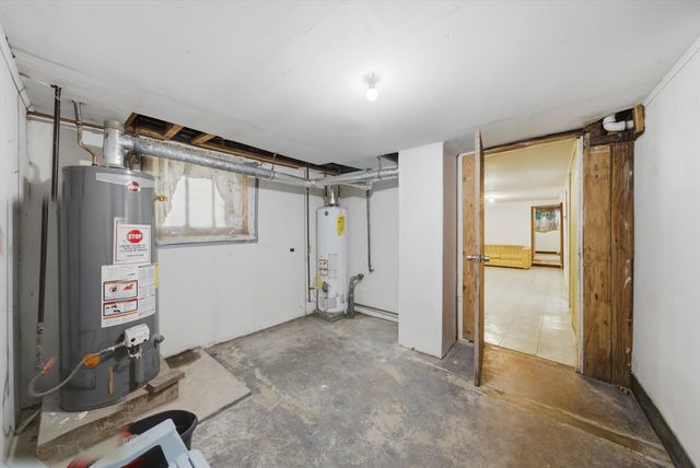 2433 W 46th Place, Chicago, IL 60632