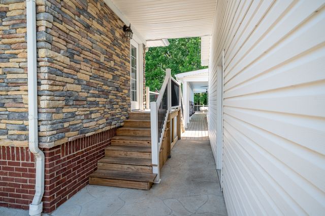 586 Highway 64, W, Lawrenceburg, TN 38464