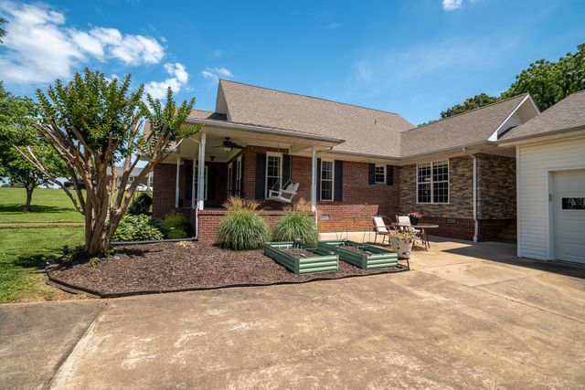 586 Highway 64, W, Lawrenceburg, TN 38464