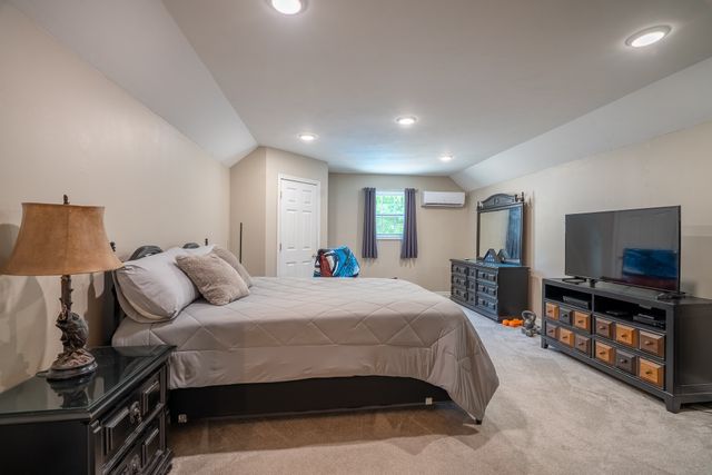 586 Highway 64, W, Lawrenceburg, TN 38464
