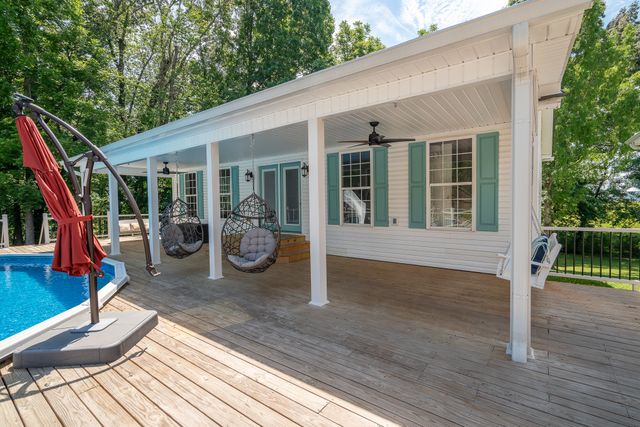 586 Highway 64, W, Lawrenceburg, TN 38464