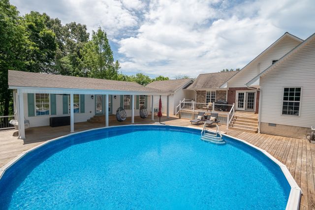 586 Highway 64, W, Lawrenceburg, TN 38464