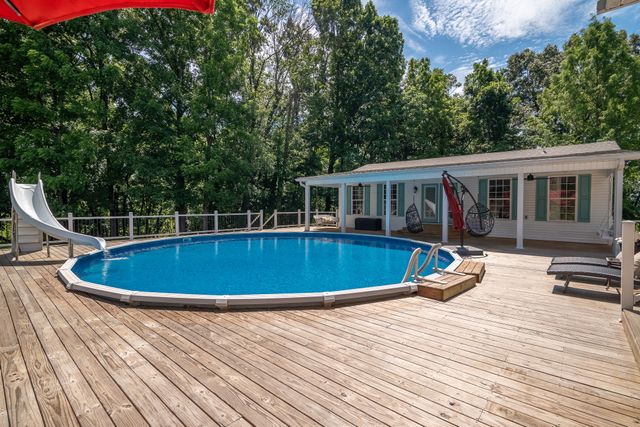 586 Highway 64, W, Lawrenceburg, TN 38464