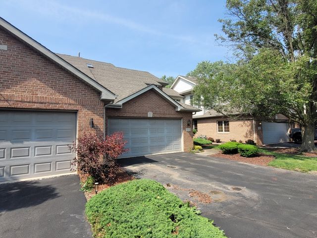 18324 Pond View Court, Tinley Park, IL 60477