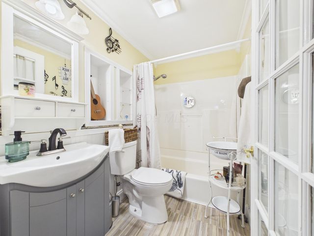 2542 Hoover Court, Grove City, OH 43123