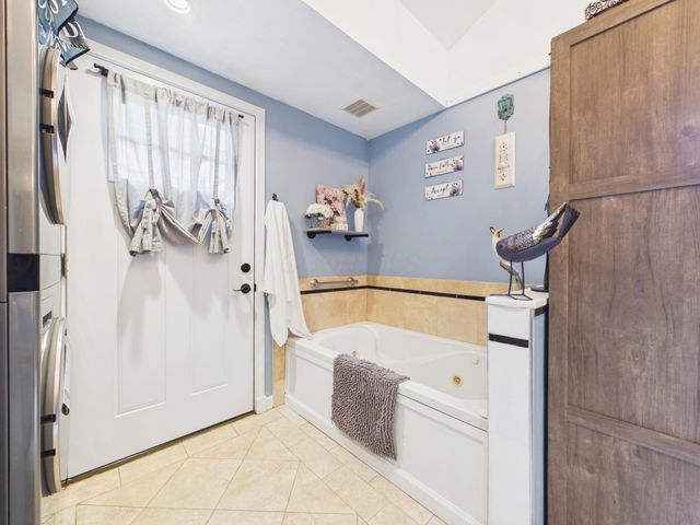 2542 Hoover Court, Grove City, OH 43123