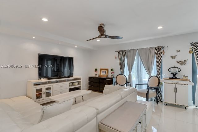 6353 SW 29th St 0, Miami, FL 33155