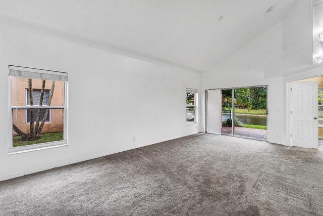 1007 Via Jardin, Palm Beach Gardens, FL 33418