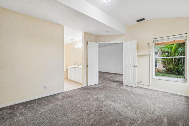 1007 Via Jardin, Palm Beach Gardens, FL 33418