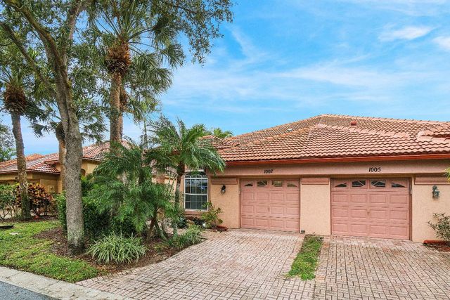 1007 Via Jardin, Palm Beach Gardens, FL 33418