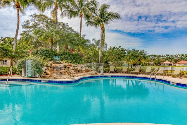 1007 Via Jardin, Palm Beach Gardens, FL 33418