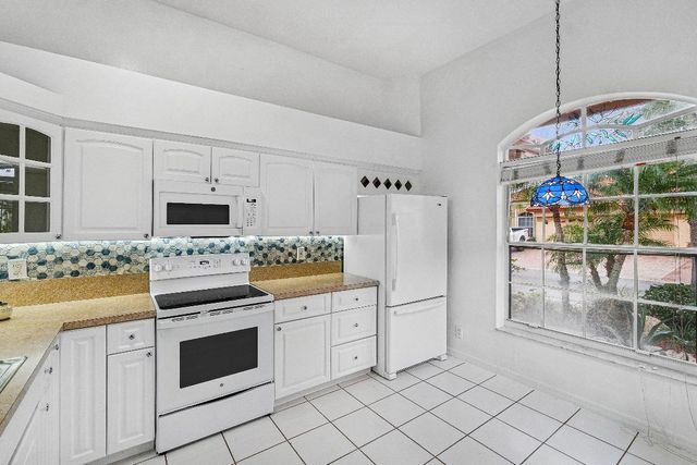 1007 Via Jardin, Palm Beach Gardens, FL 33418