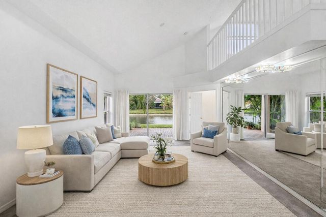 1007 Via Jardin, Palm Beach Gardens, FL 33418