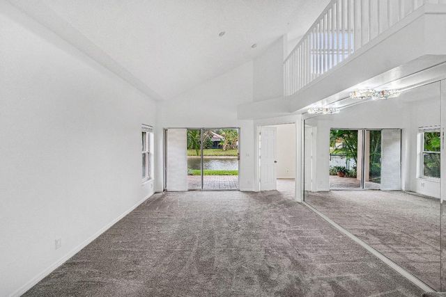 1007 Via Jardin, Palm Beach Gardens, FL 33418