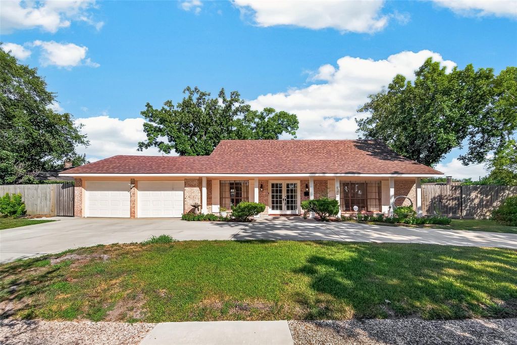 6710 Burning Tree Drive, Houston, TX 77036