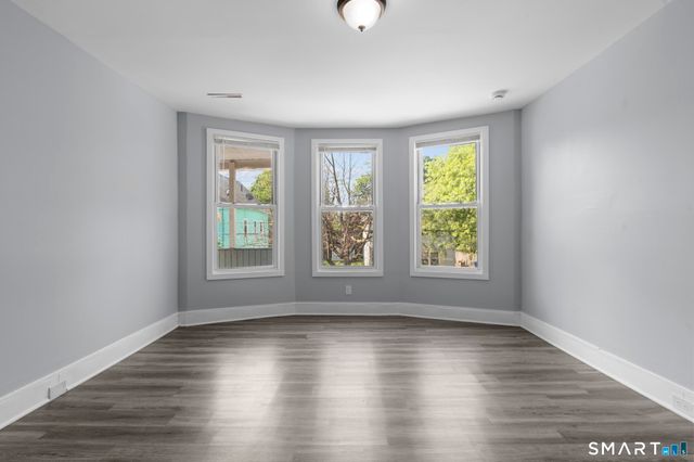 165 Starr Street 2nd Floor, New Haven, CT 06511