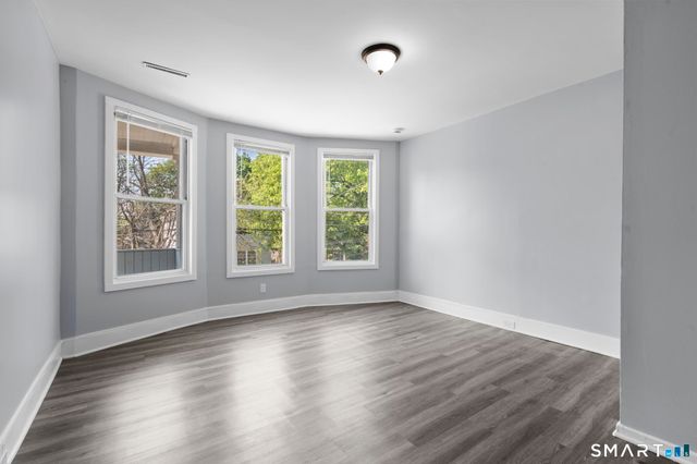165 Starr Street 2nd Floor, New Haven, CT 06511