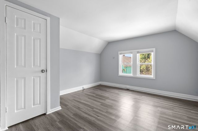 165 Starr Street 2nd Floor, New Haven, CT 06511