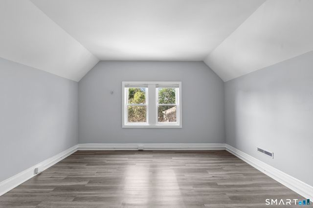 165 Starr Street 2nd Floor, New Haven, CT 06511