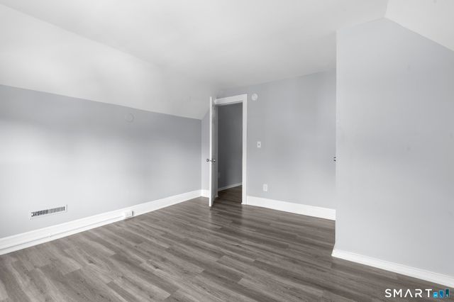 165 Starr Street 2nd Floor, New Haven, CT 06511
