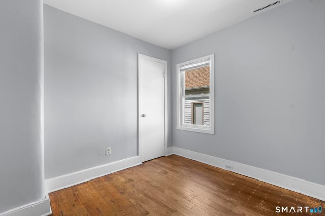 165 Starr Street 2nd Floor, New Haven, CT 06511