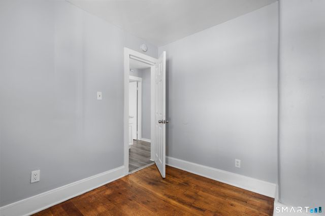 165 Starr Street 2nd Floor, New Haven, CT 06511