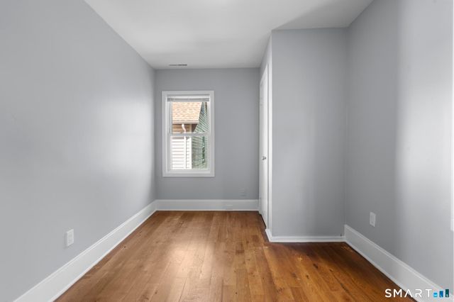 165 Starr Street 2nd Floor, New Haven, CT 06511
