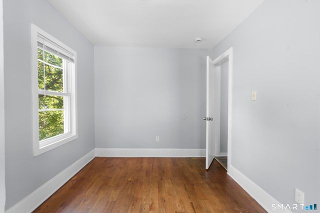 165 Starr Street 2nd Floor, New Haven, CT 06511