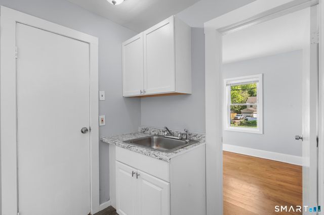 165 Starr Street 2nd Floor, New Haven, CT 06511