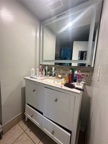 11000 Kinghurst Drive 168, Houston, TX 77099