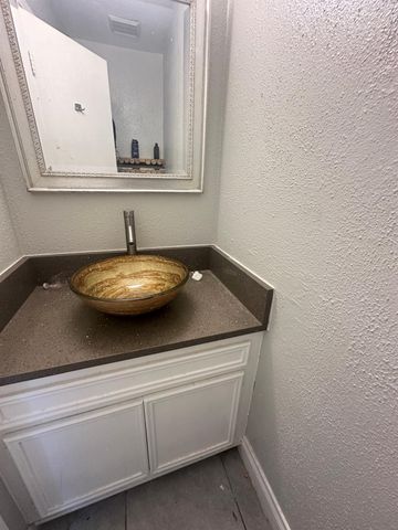 11000 Kinghurst Drive 168, Houston, TX 77099