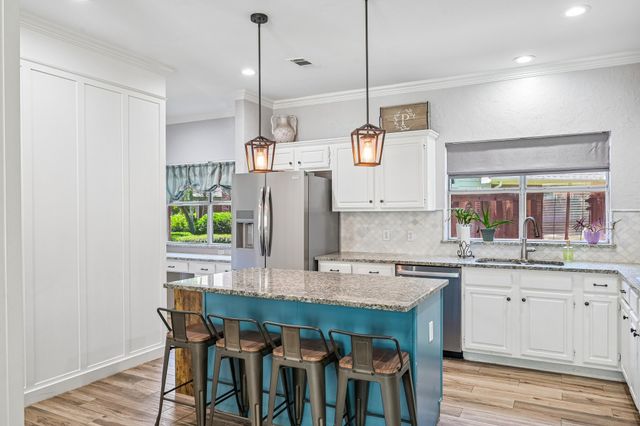 828 Lakeview Court, Coppell, TX 75019