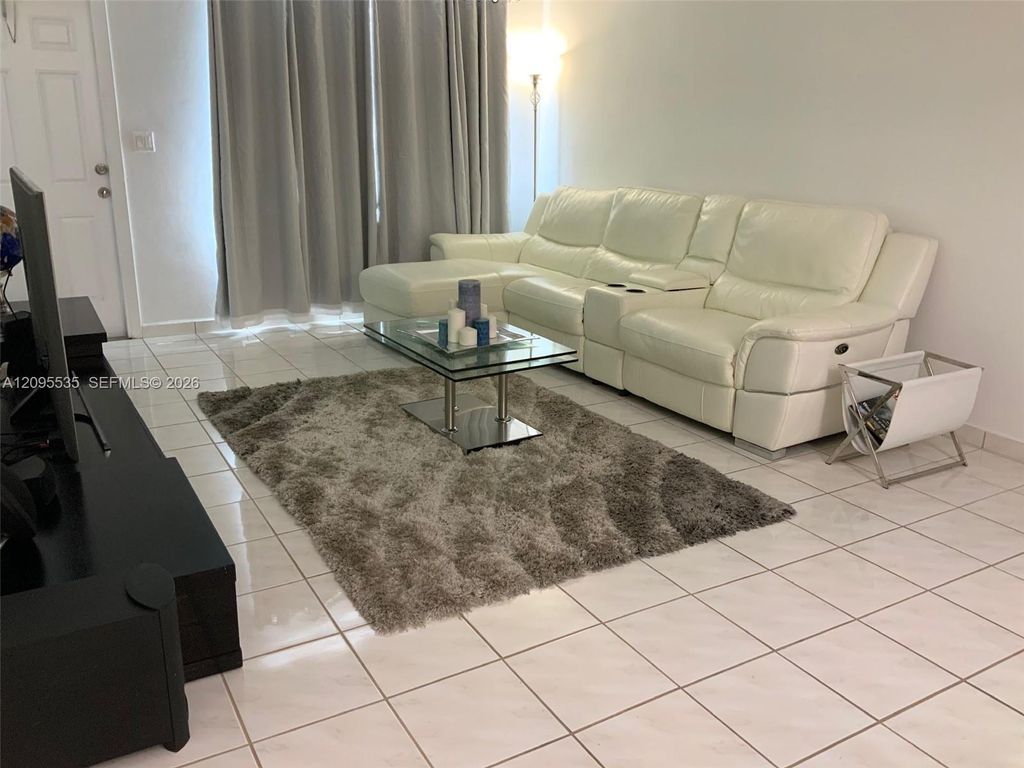 1130 11th Street 3E, Miami Beach, FL 33139