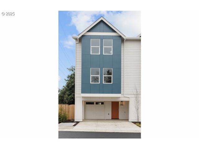 15067 Se Division St, Portland, OR 97236