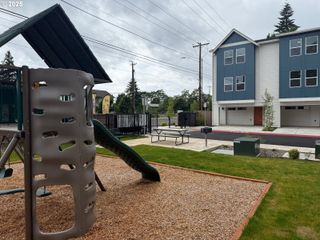 15067 Se Division St, Portland, OR 97236