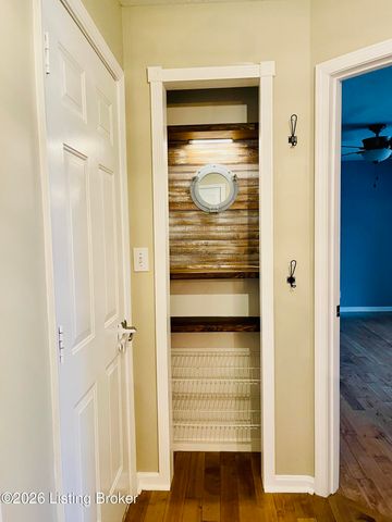 5112 Silverton Ln, Louisville, KY 40241