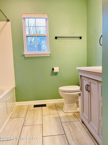 5112 Silverton Ln, Louisville, KY 40241