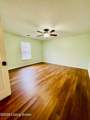 5112 Silverton Ln, Louisville, KY 40241