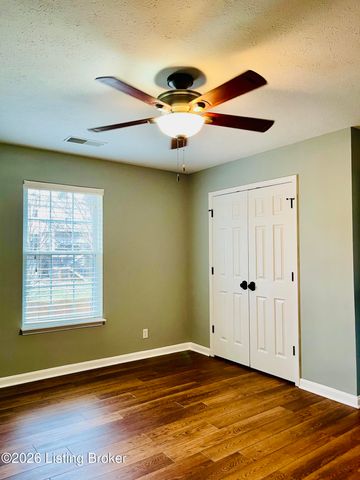 5112 Silverton Ln, Louisville, KY 40241