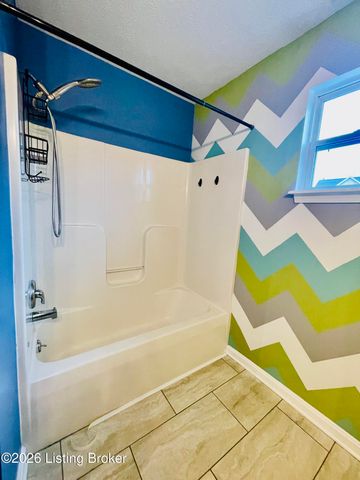 5112 Silverton Ln, Louisville, KY 40241