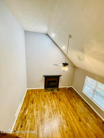 5112 Silverton Ln, Louisville, KY 40241