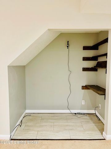 5112 Silverton Ln, Louisville, KY 40241