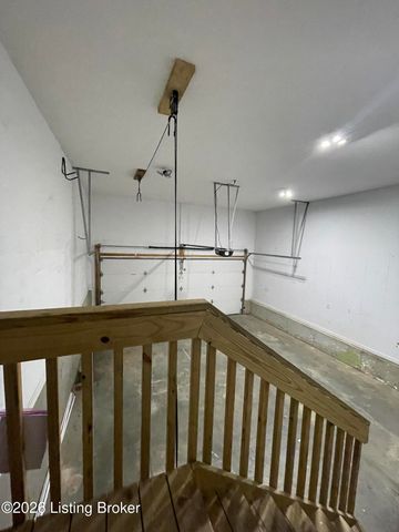 5112 Silverton Ln, Louisville, KY 40241