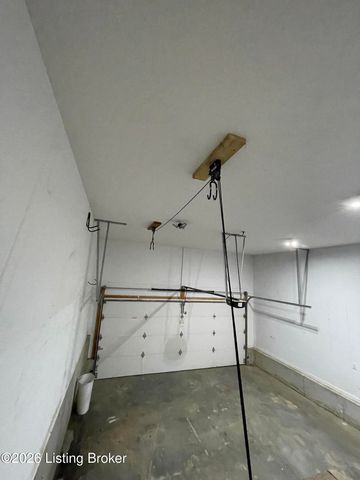 5112 Silverton Ln, Louisville, KY 40241