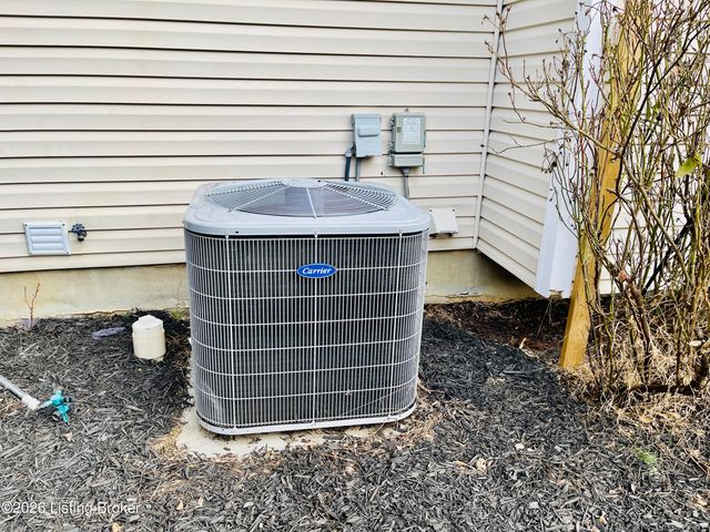 5112 Silverton Ln, Louisville, KY 40241