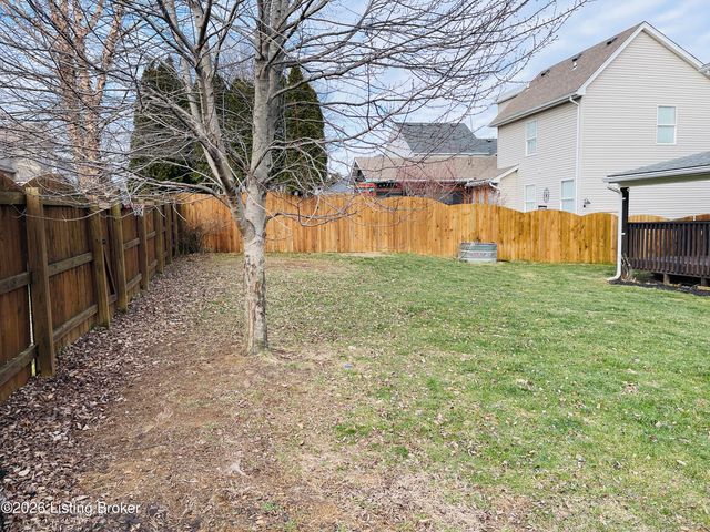 5112 Silverton Ln, Louisville, KY 40241