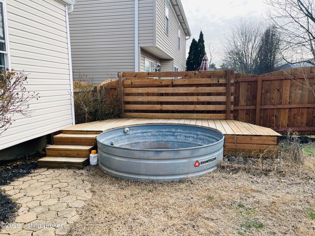 5112 Silverton Ln, Louisville, KY 40241